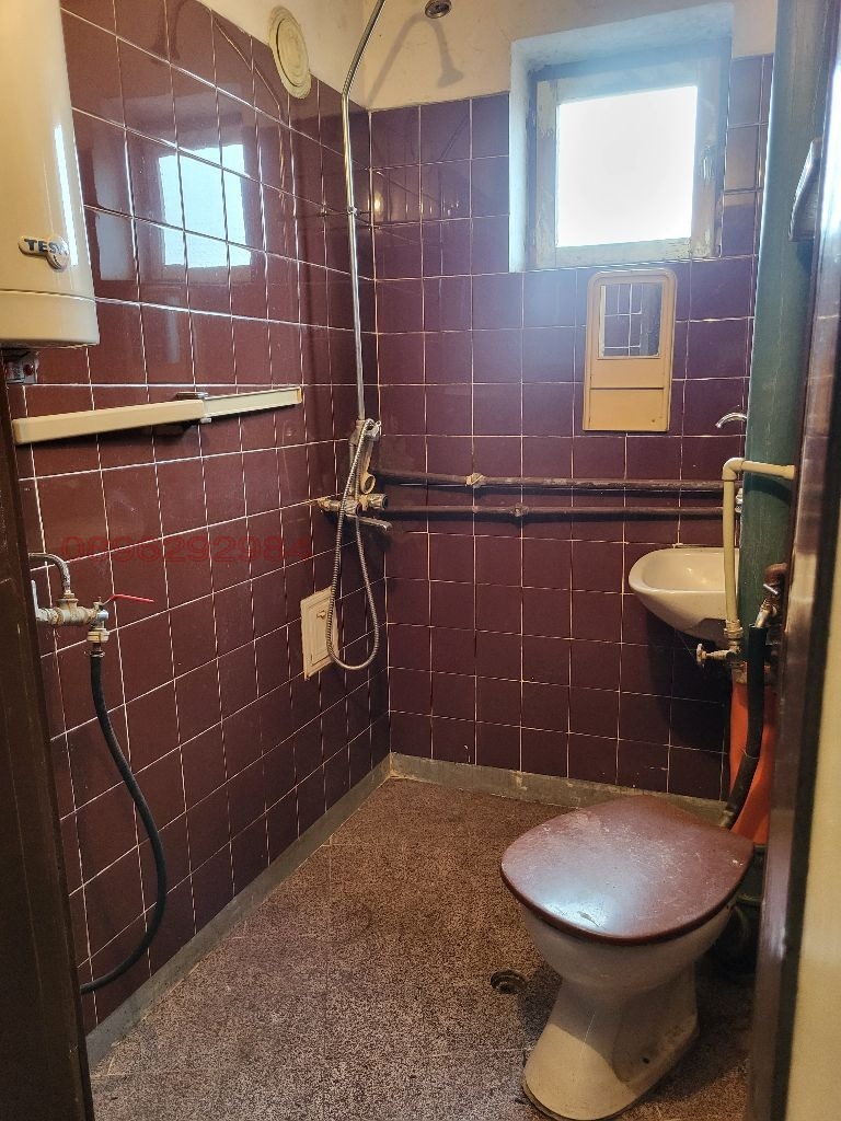 Продава ЕТАЖ ОТ КЪЩА, гр. Монтана, Широк център, снимка 5 - Етаж от къща - 52779431