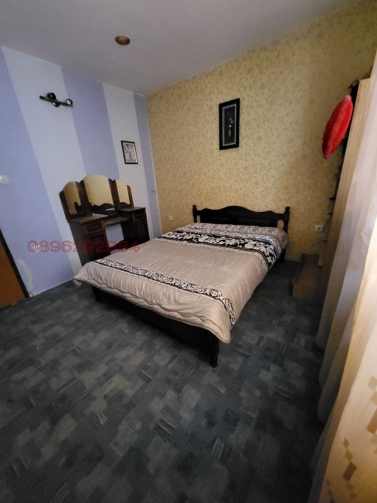 Продава ЕТАЖ ОТ КЪЩА, гр. Монтана, Широк център, снимка 7 - Етаж от къща - 52779431