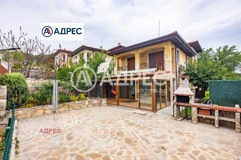 À venda  Casa Varna , Vinica , 170 m² | 74902552