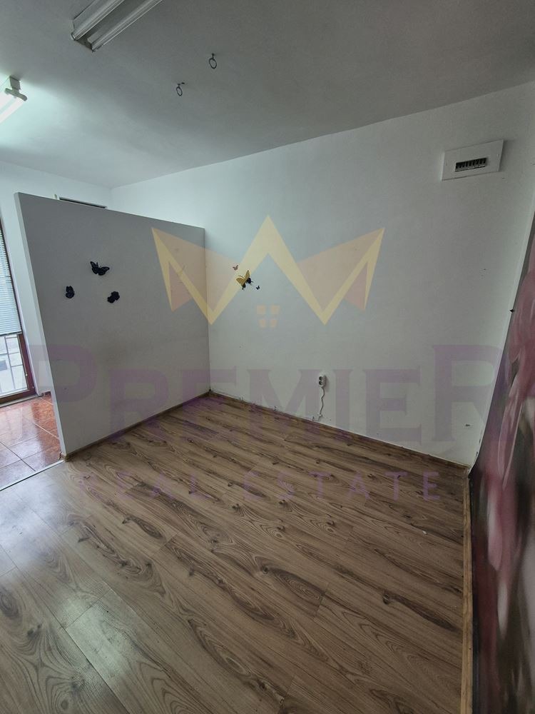 Продава МАГАЗИН, гр. Бургас, Център, снимка 2 - Магазини - 54952026