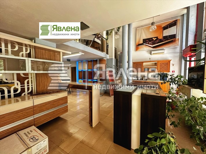 Til salgs  Butikk Sofia , Zona B-19 , 242 kvm | 45809144 - bilde [2]