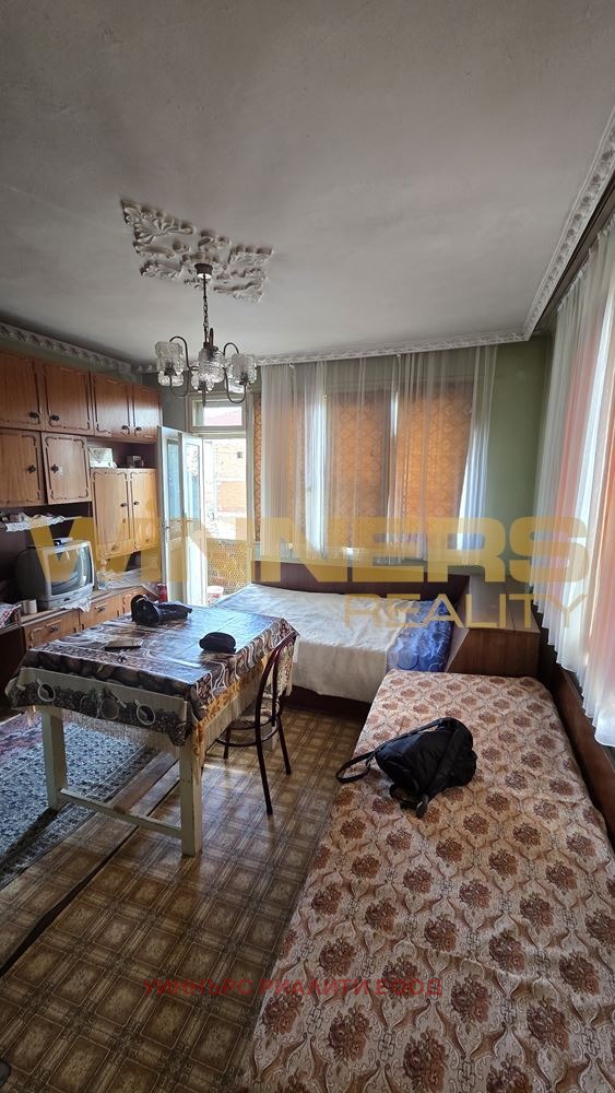 Продава ЕТАЖ ОТ КЪЩА, гр. Айтос, област Бургас, снимка 5 - Етаж от къща - 55186952