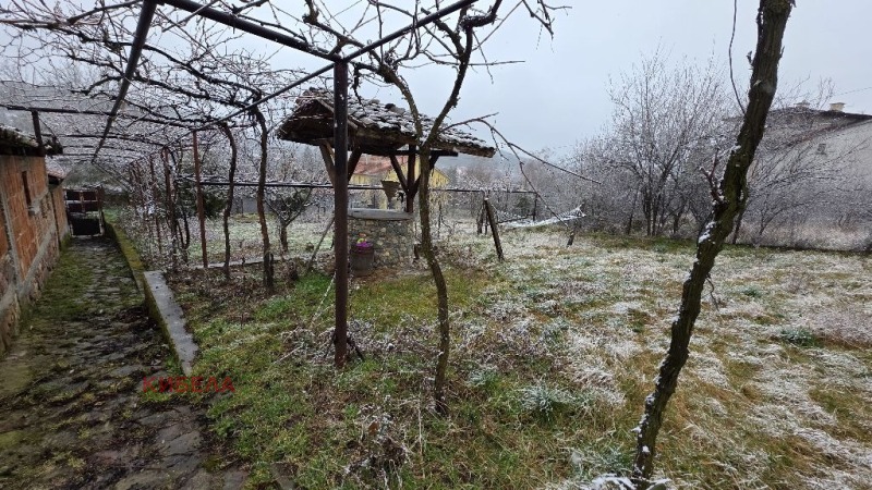 Продава КЪЩА, с. Гълъбник, област Перник, снимка 3 - Къщи - 53601405