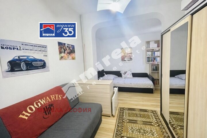 Продава ЕТАЖ ОТ КЪЩА, гр. София, Яворов