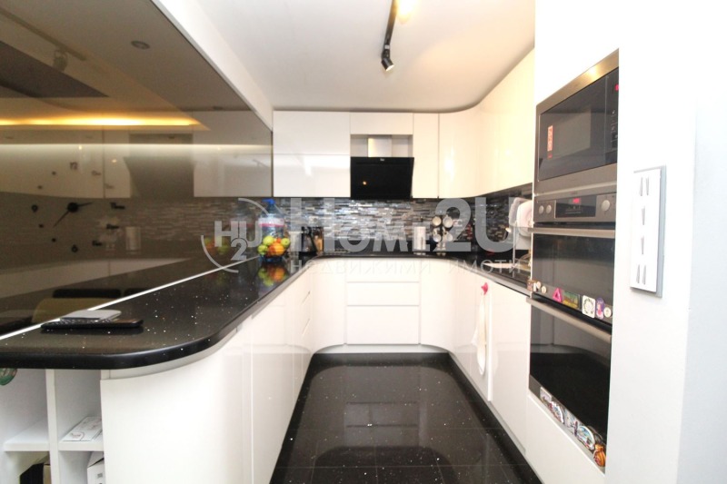 À venda  Casa Plovdiv , Komatevsko chose , 187 m² | 85761132 - imagem [6]