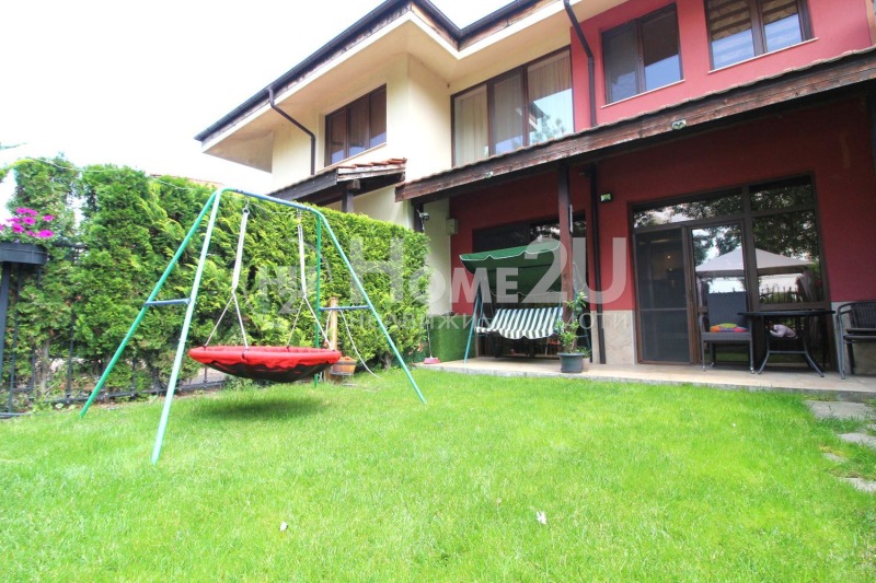 À venda  Casa Plovdiv , Komatevsko chose , 187 m² | 85761132