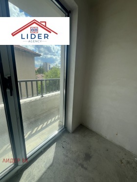 1 chambre Idealen tsentar, Pleven
