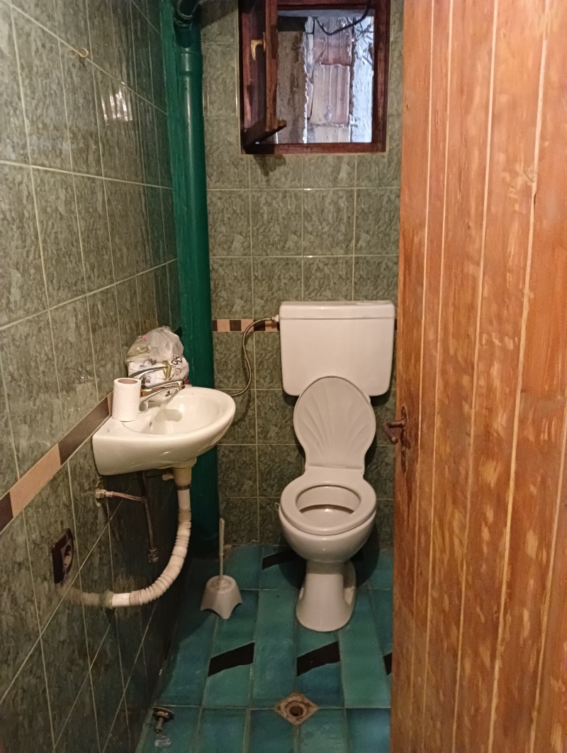 Продава ЕТАЖ ОТ КЪЩА, гр. Горна Оряховица, област Велико Търново, снимка 16 - Етаж от къща - 52637240