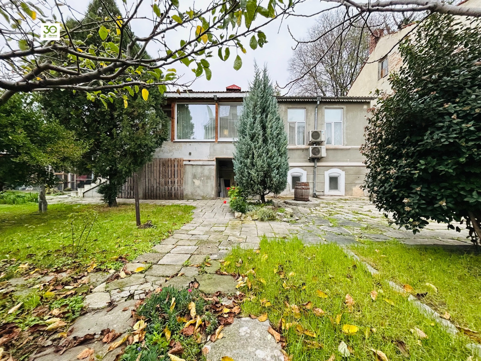 Продава КЪЩА, гр. Варна, Център