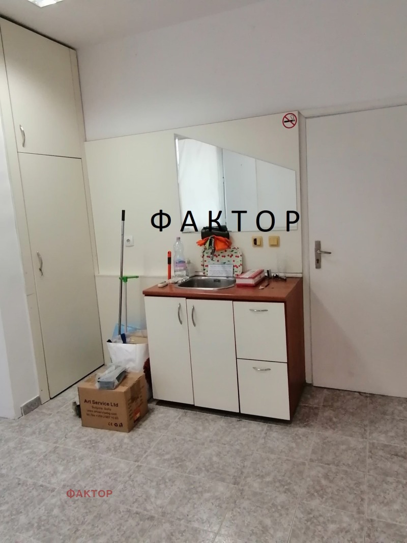 Продава ОФИС, гр. Пловдив, Център, снимка 2 - Офиси - 48296323