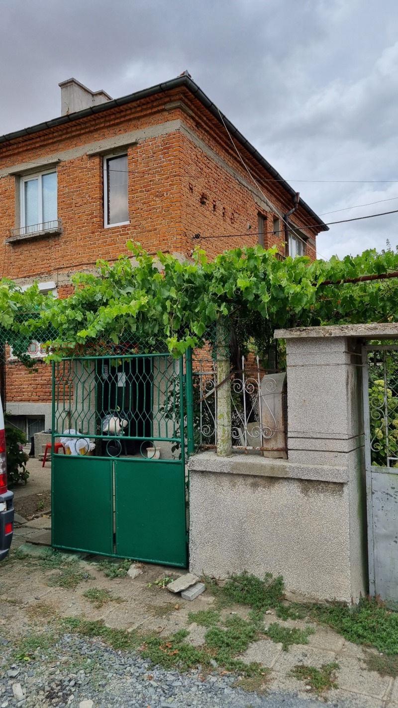 Продава КЪЩА, гр. Карнобат, област Бургас, снимка 3 - Къщи - 52784180