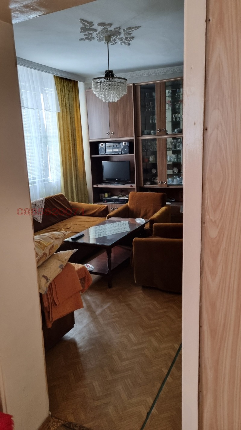 Продава КЪЩА, гр. Карнобат, област Бургас, снимка 7 - Къщи - 52784180