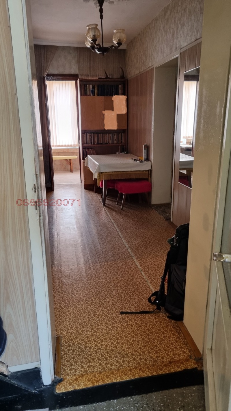 Продава КЪЩА, гр. Карнобат, област Бургас, снимка 8 - Къщи - 52784180