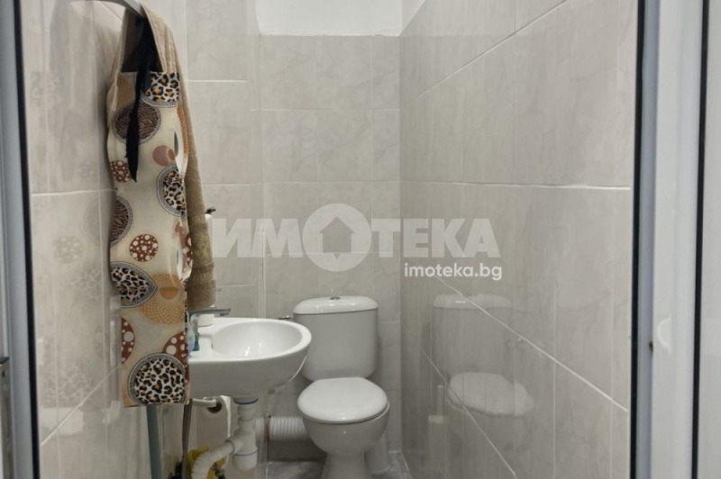 Продава МАГАЗИН, гр. Пловдив, Тракия, снимка 2 - Магазини - 51137558