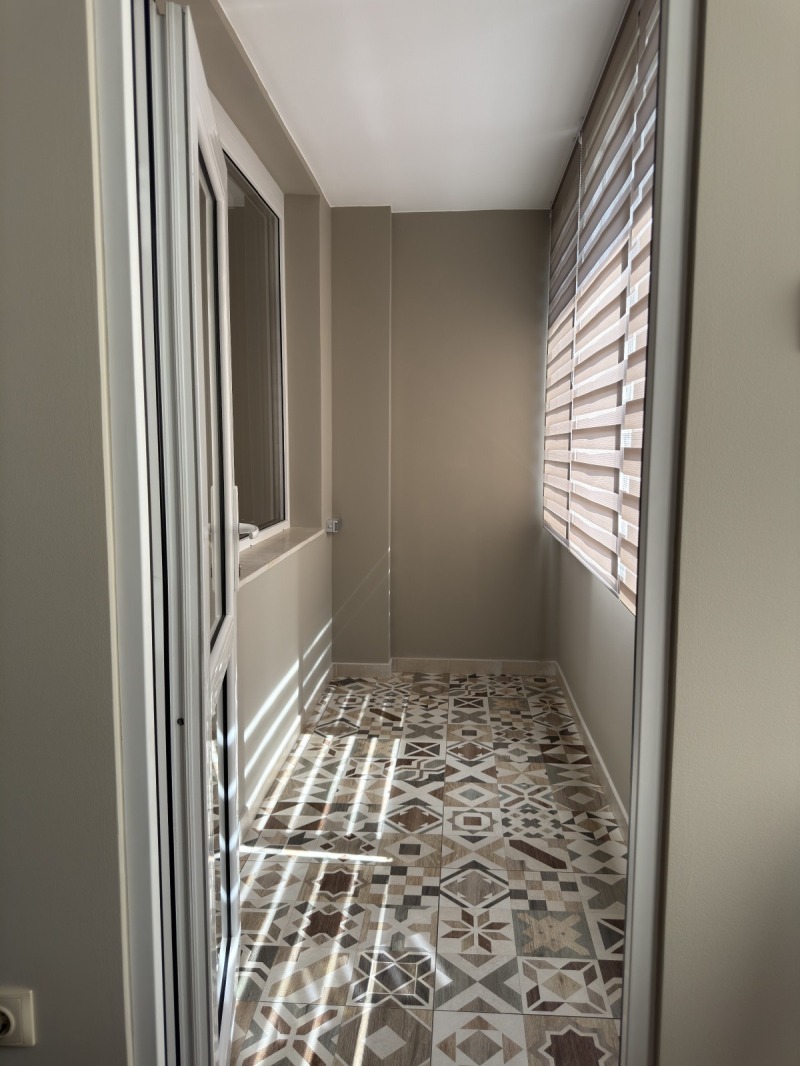 Na prodej  1 ložnice Sofia , Zona B-18 , 76 m2 | 81457887 - obraz [5]