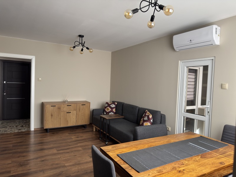 Na prodej  1 ložnice Sofia , Zona B-18 , 76 m2 | 81457887 - obraz [4]