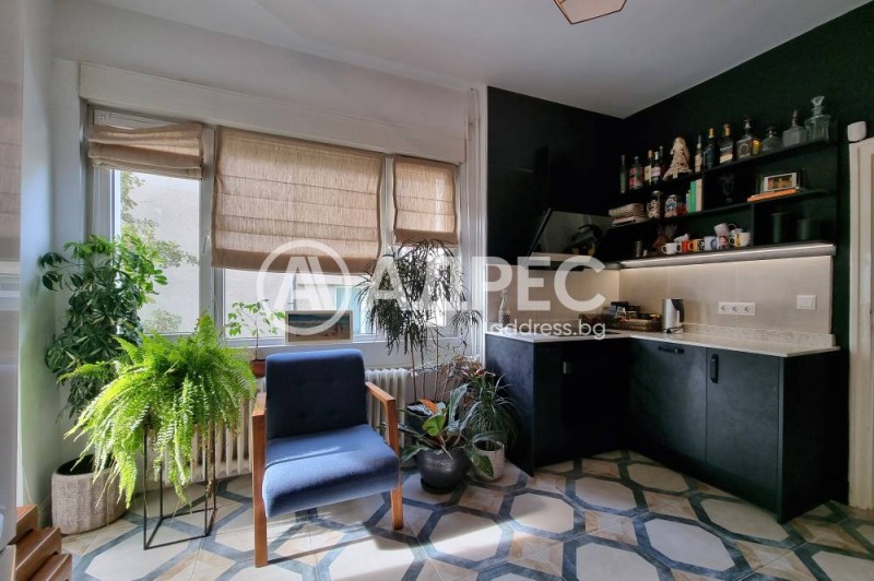 For Sale  2 bedroom Sofia , Tsentar , 130 sq.m | 79740062