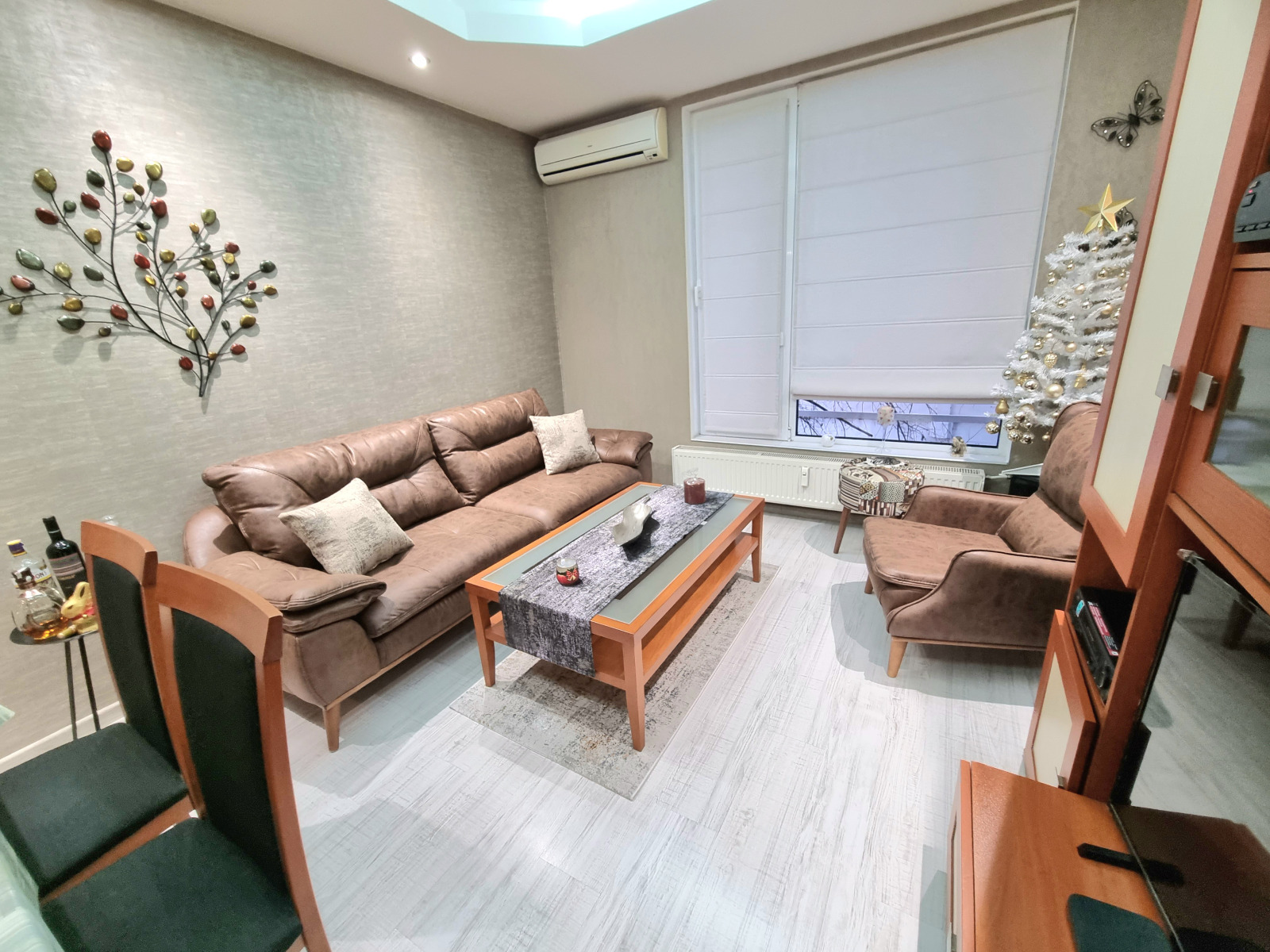 Продава 3-СТАЕН, гр. София, Оборище, снимка 2 - Апартаменти - 48426004