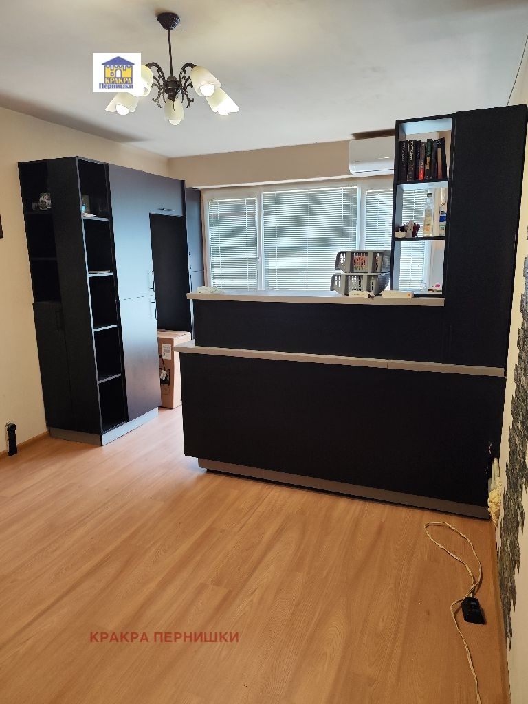 Продава  1-стаен град Перник , Могиличе , 46 кв.м | 34453963