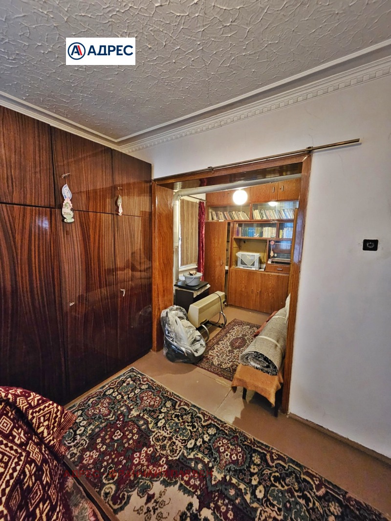 Продава ЕТАЖ ОТ КЪЩА, гр. Плевен, Сторгозия, снимка 9 - Етаж от къща - 53496671