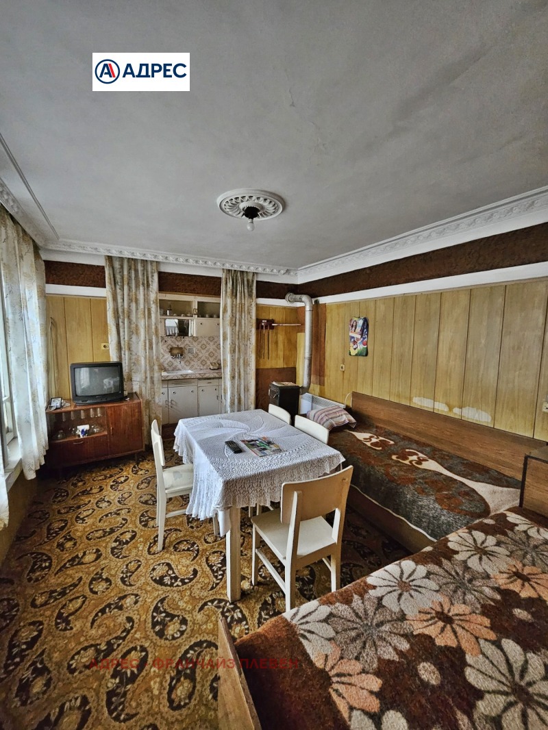 Продава ЕТАЖ ОТ КЪЩА, гр. Плевен, Сторгозия, снимка 4 - Етаж от къща - 53496671