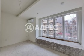 3+ camere da letto Tsentar, Sofia 10