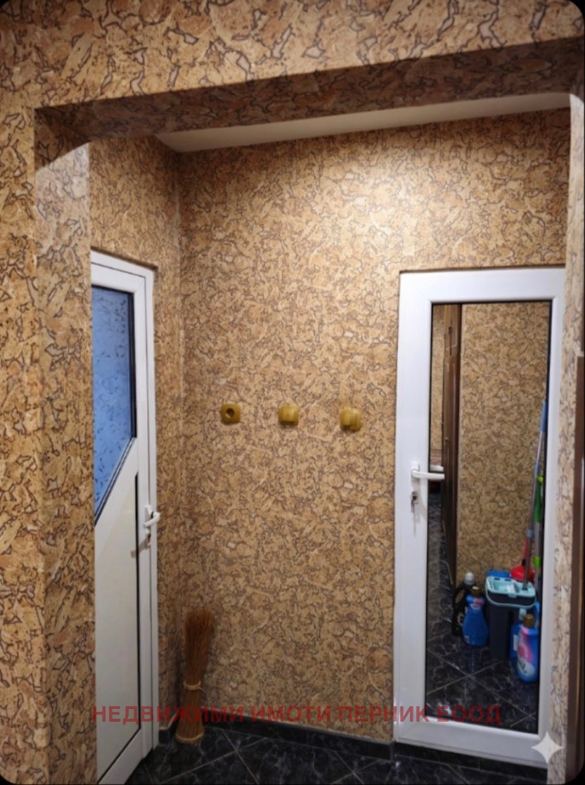 Продава 2-СТАЕН, гр. Перник, Тева, снимка 6 - Апартаменти - 54300623