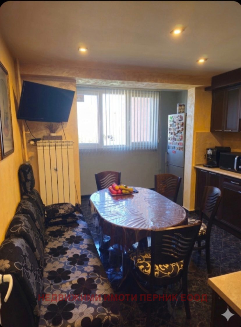 Продава 2-СТАЕН, гр. Перник, Тева, снимка 4 - Апартаменти - 54300623