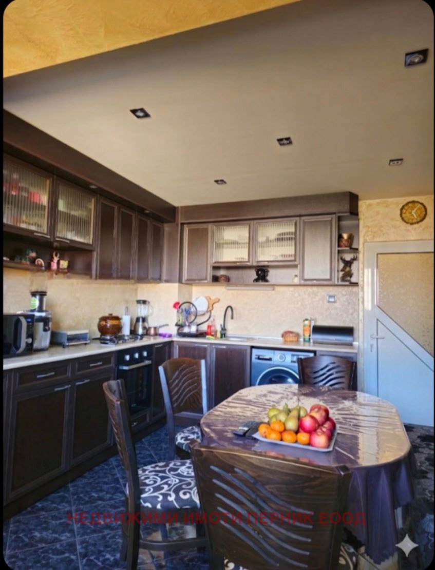 Продава 2-СТАЕН, гр. Перник, Тева, снимка 2 - Апартаменти - 54300623