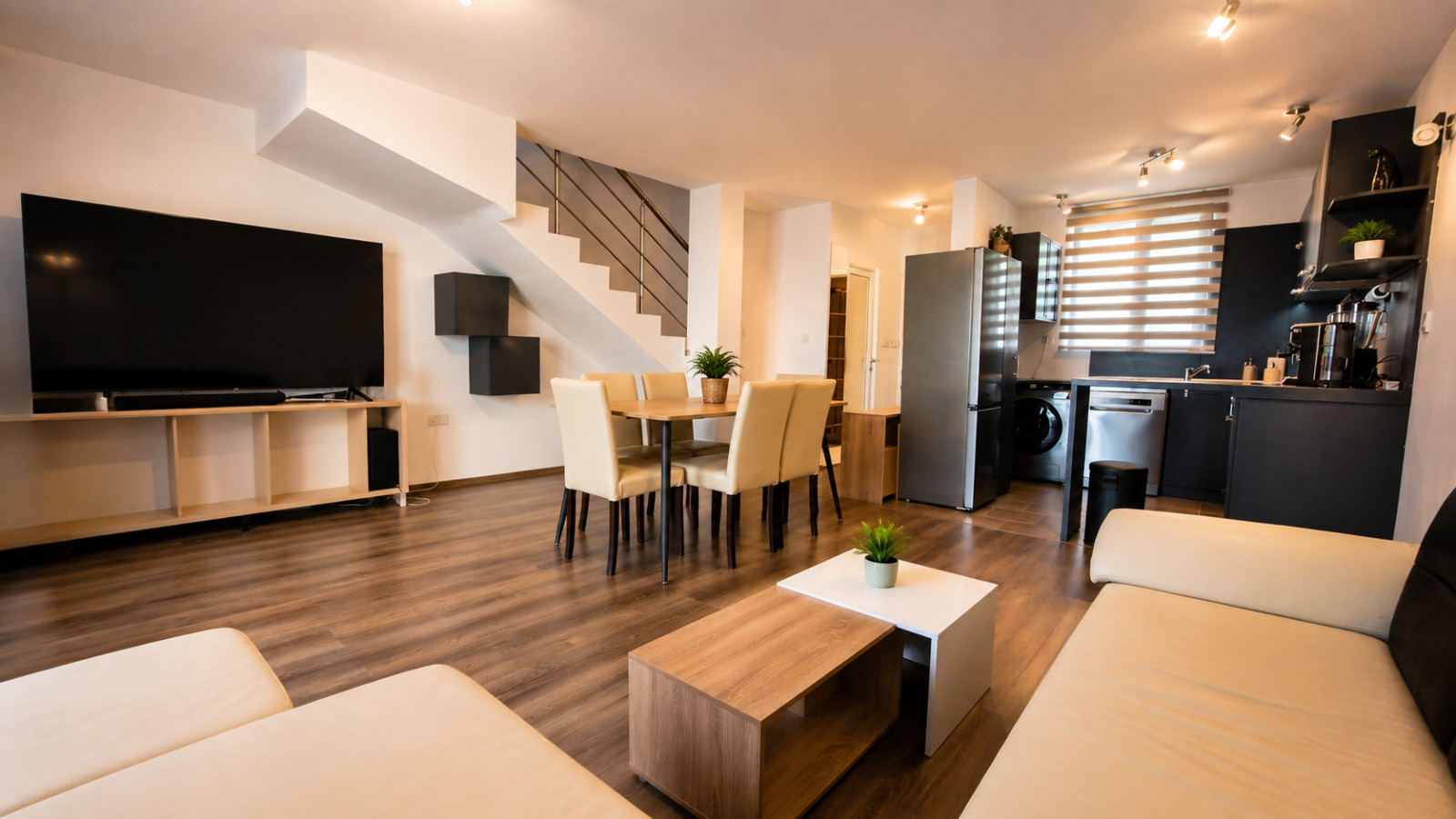 Продава КЪЩА, с. Осеново, област Варна