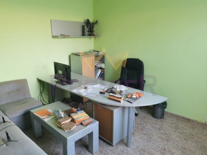 Til salg  Opbevaring region Burgas , Ajtos , 2000 kvm | 12576748