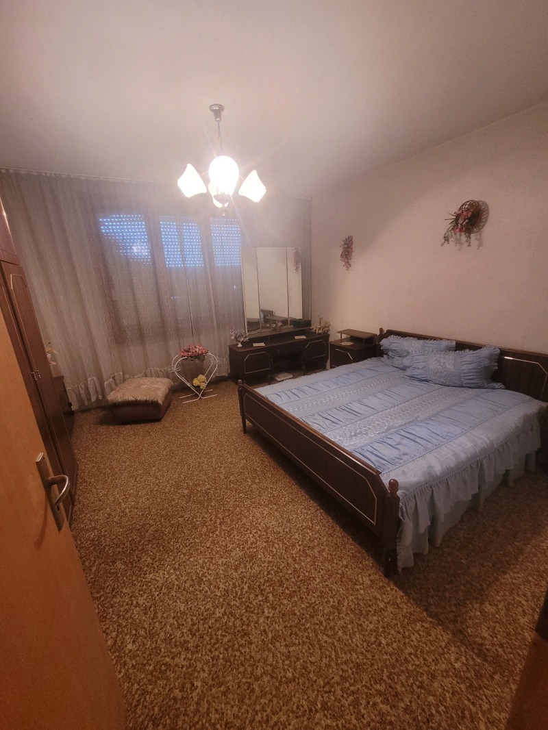 Продава  Къща област Плевен , с. Гривица , 475 кв.м | 50646789 - изображение [9]