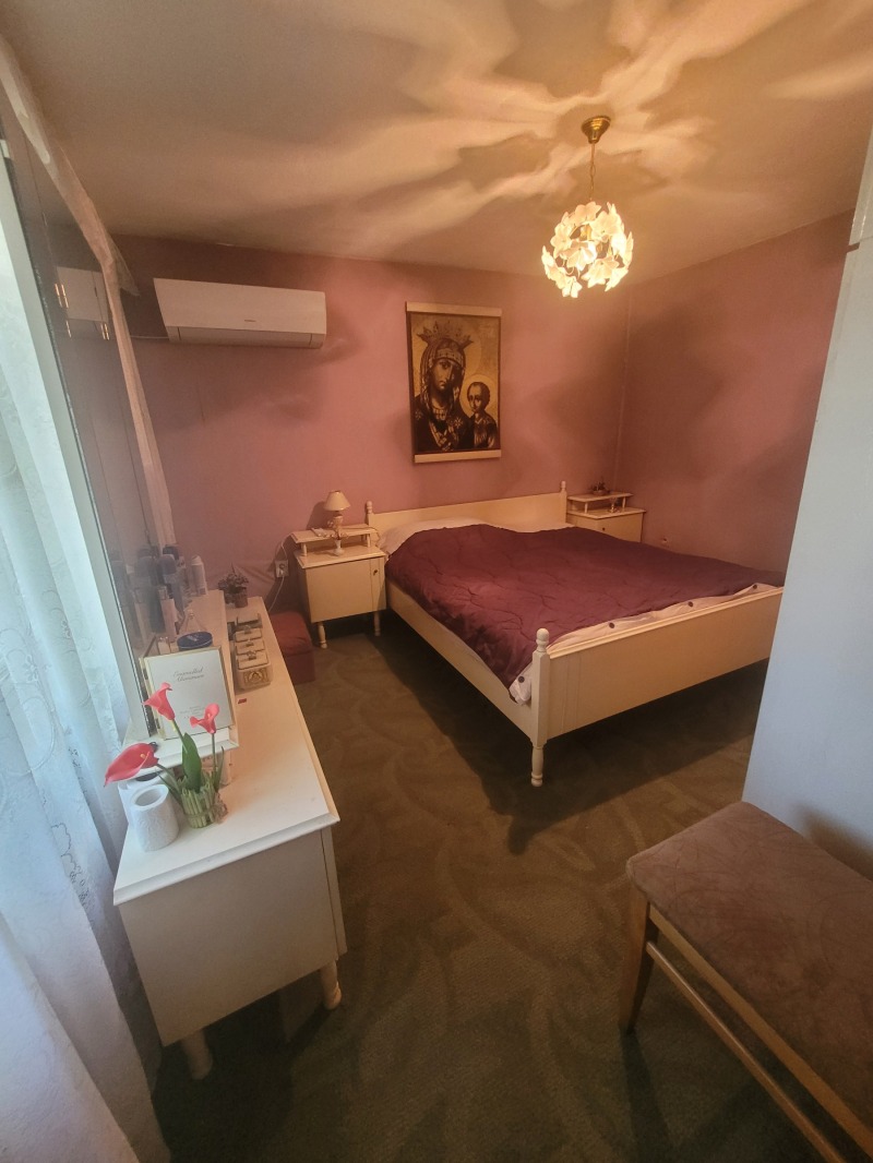 Продава  Къща област Плевен , с. Гривица , 475 кв.м | 50646789 - изображение [13]
