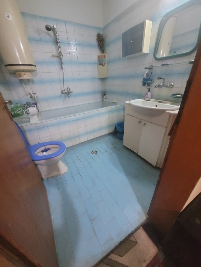 Продава  Къща област Плевен , с. Гривица , 475 кв.м | 50646789 - изображение [17]