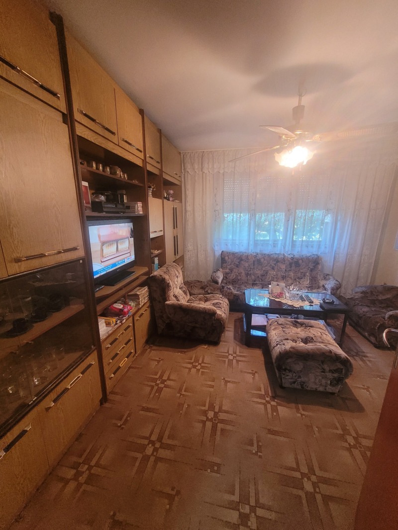 Продава  Къща област Плевен , с. Гривица , 475 кв.м | 50646789 - изображение [16]