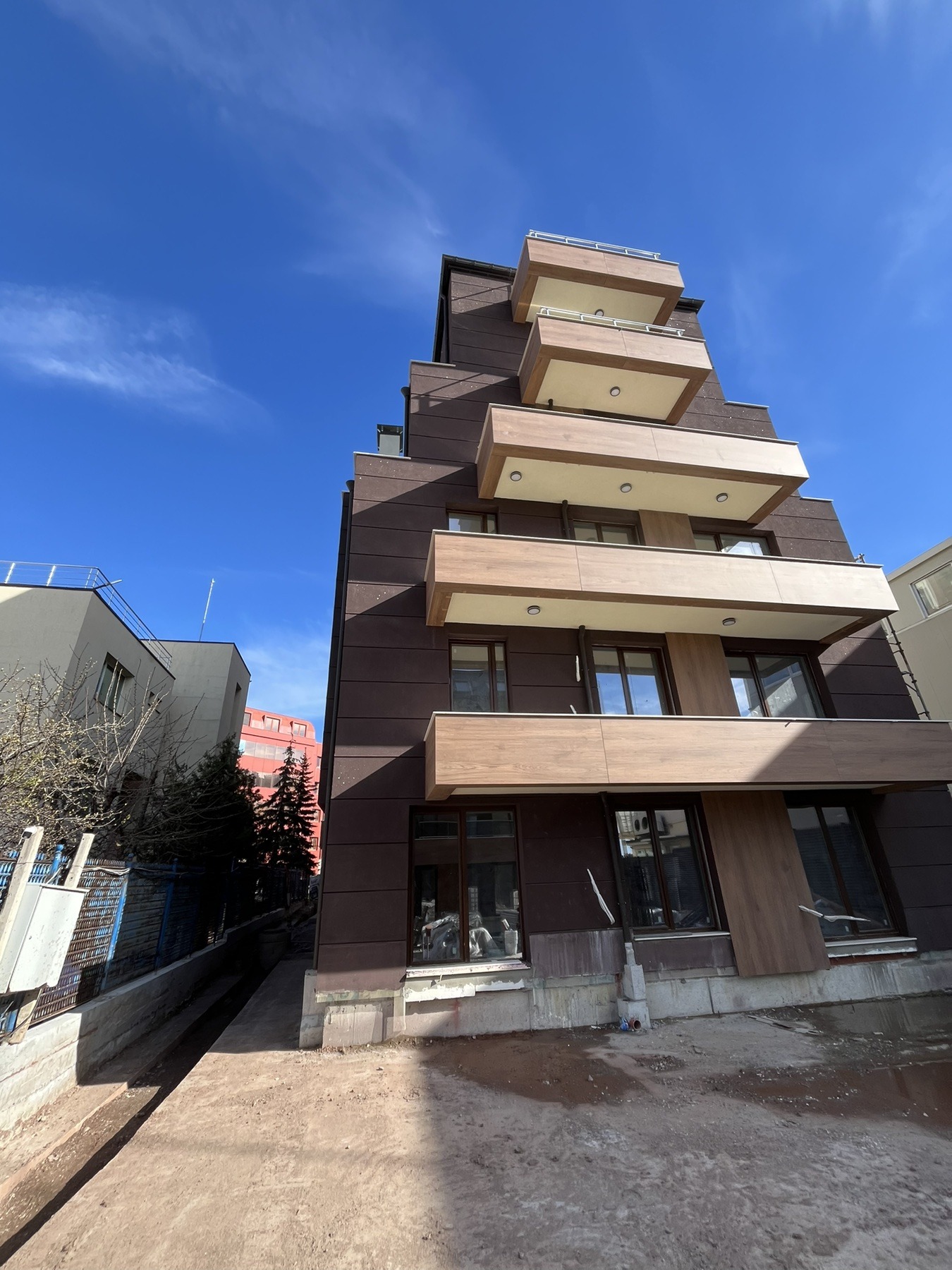 Продава ХОТЕЛ, гр. София, Младост 1