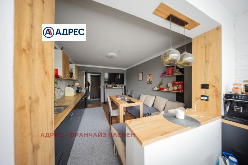 Продава  3-стаен град Плевен , Дружба 4 , 96 кв.м | 58806486 - изображение [2]