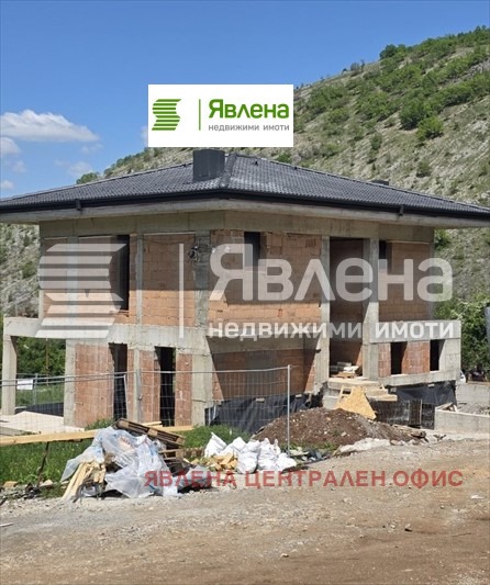 Продава КЪЩА, с. Боснек, област Перник