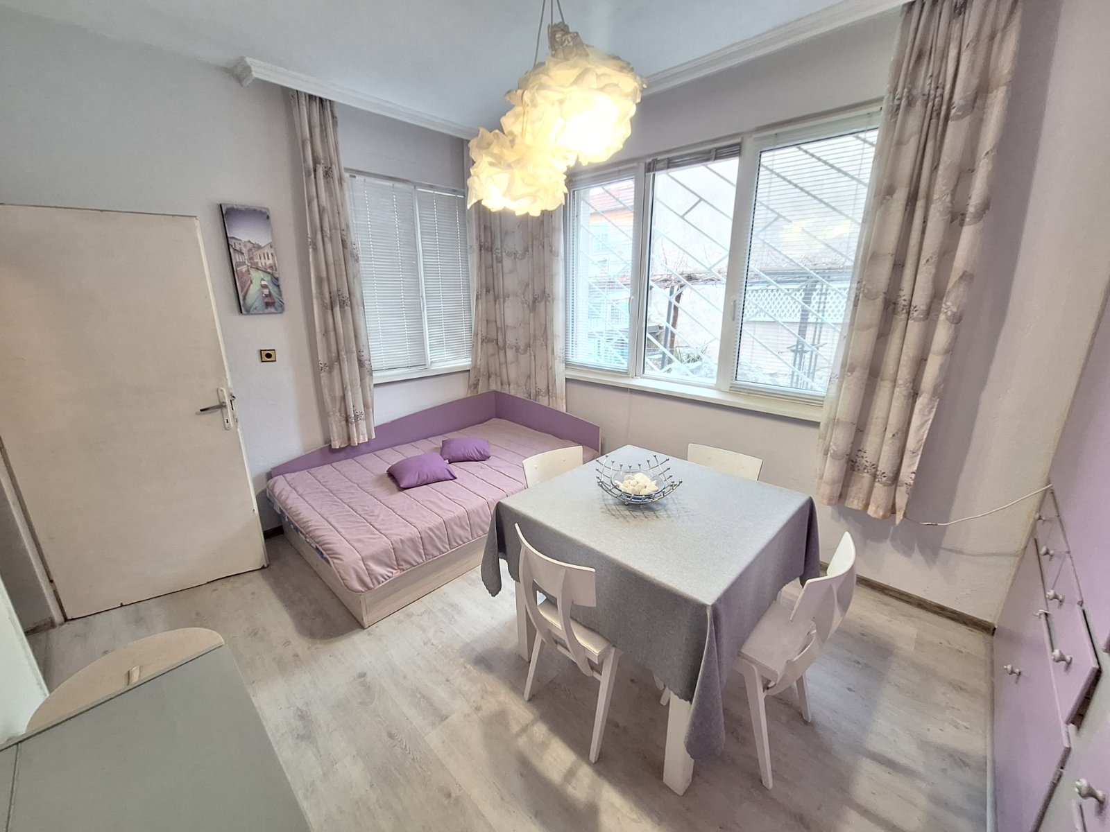 Продава КЪЩА, гр. Карнобат, област Бургас, снимка 2 - Къщи - 54203463