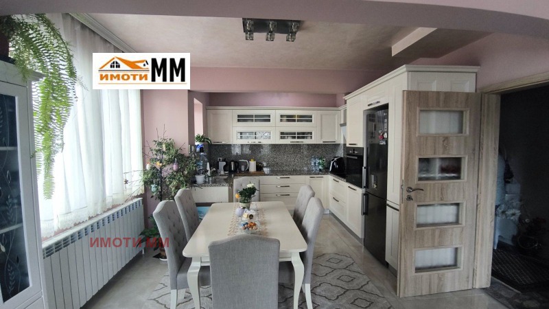 Продава МНОГОСТАЕН, гр. Пловдив, Прослав