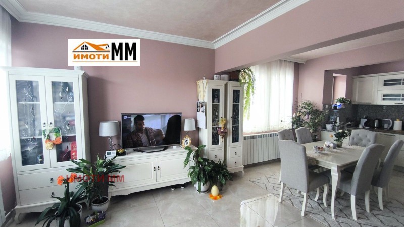 Продава МНОГОСТАЕН, гр. Пловдив, Прослав, снимка 2 - Апартаменти - 52724015