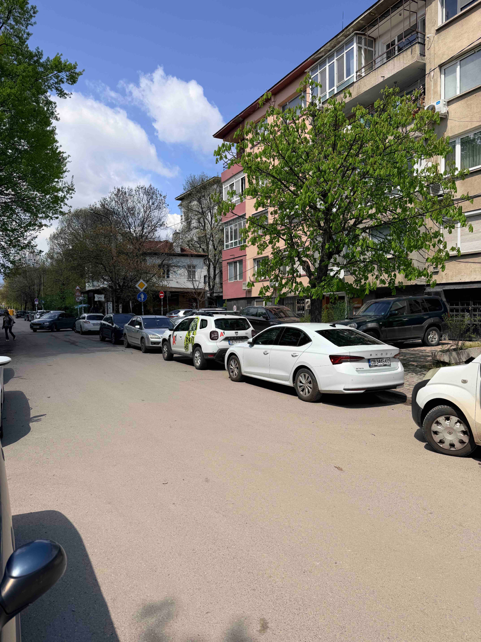 Продава ГАРАЖ, ПАРКОМЯСТО, гр. София, Гео Милев, снимка 2 - Гаражи и паркоместа - 54287008
