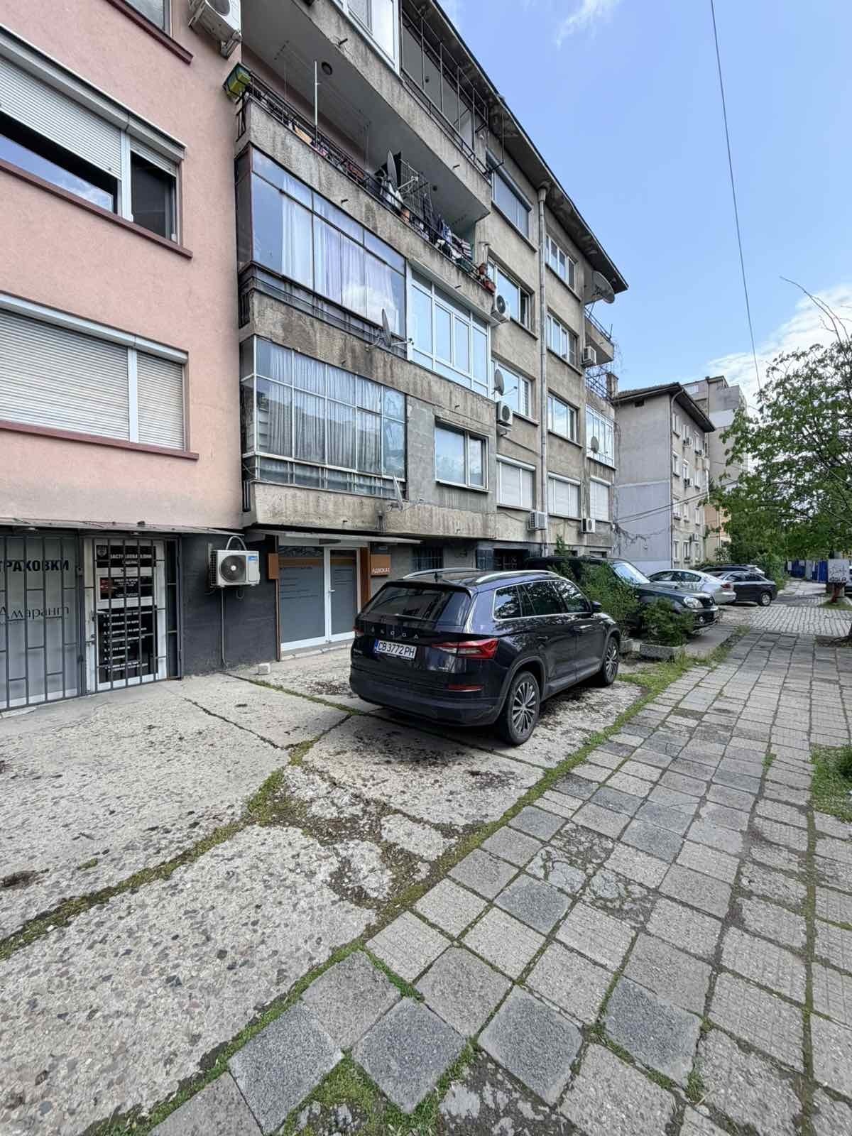 Продава ГАРАЖ, ПАРКОМЯСТО, гр. София, Гео Милев, снимка 3 - Гаражи и паркоместа - 54287008