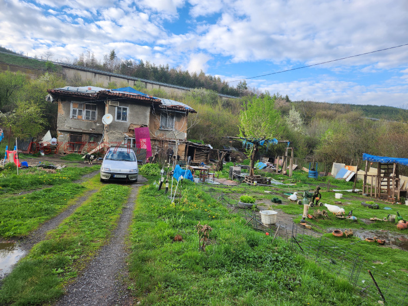 Продава  Къща област София , с. Потоп , 840 кв.м | 51690072 - изображение [2]