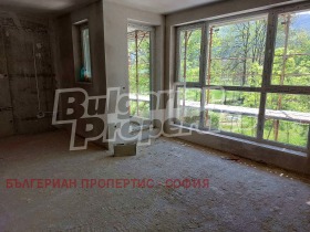 Продава 3-стаен град София Карпузица - [1] 