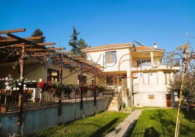 Продажба на имоти в с. Лъка, област Бургас - изображение 1 