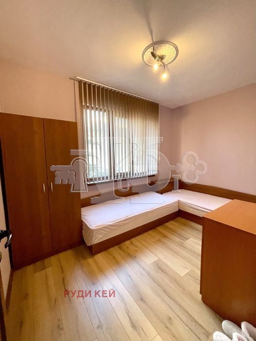 Продава ЕТАЖ ОТ КЪЩА, гр. Варна, Галата, снимка 6 - Етаж от къща - 49162141