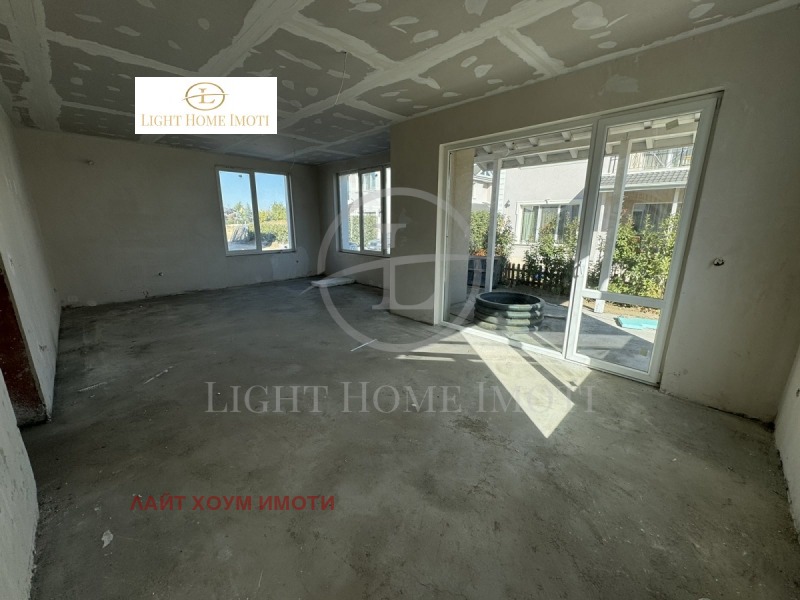 Na sprzedaż  Dom Plowdiw , Komatewo , 222 mkw | 65503659 - obraz [2]