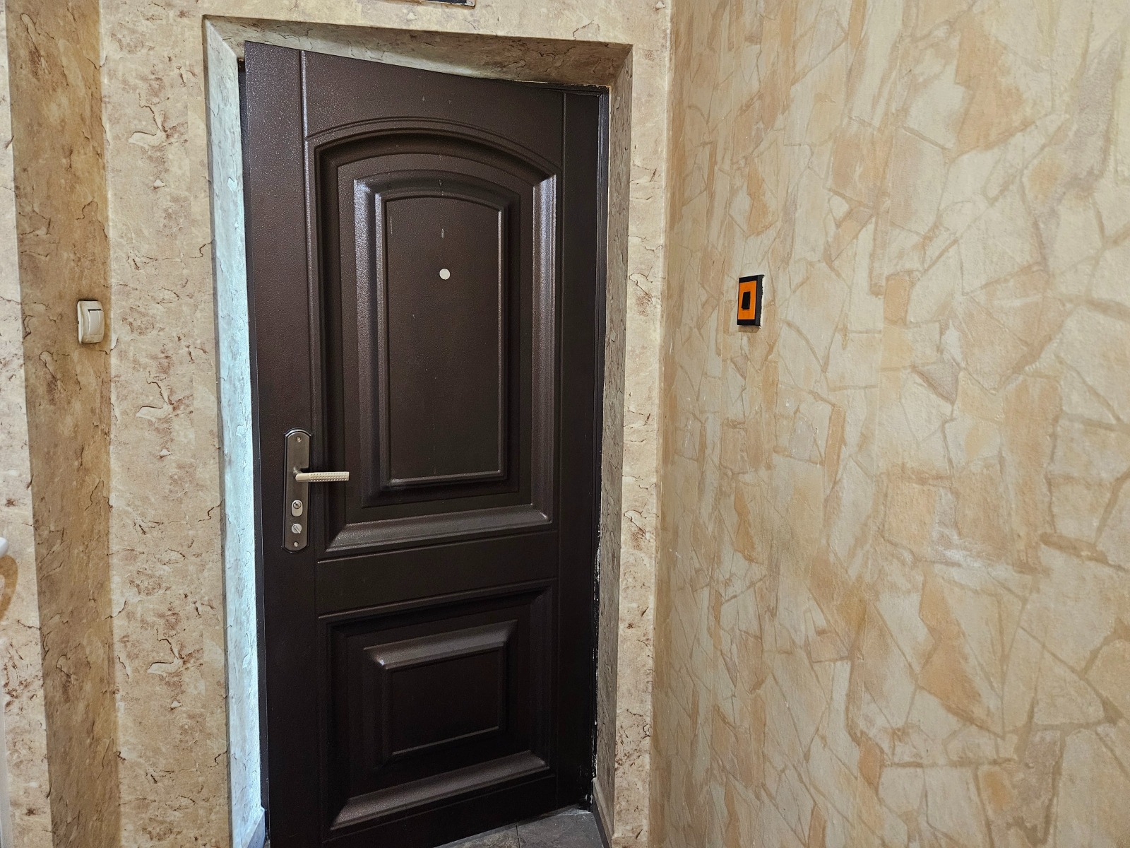 Продава 4-СТАЕН, гр. Горна Оряховица, област Велико Търново