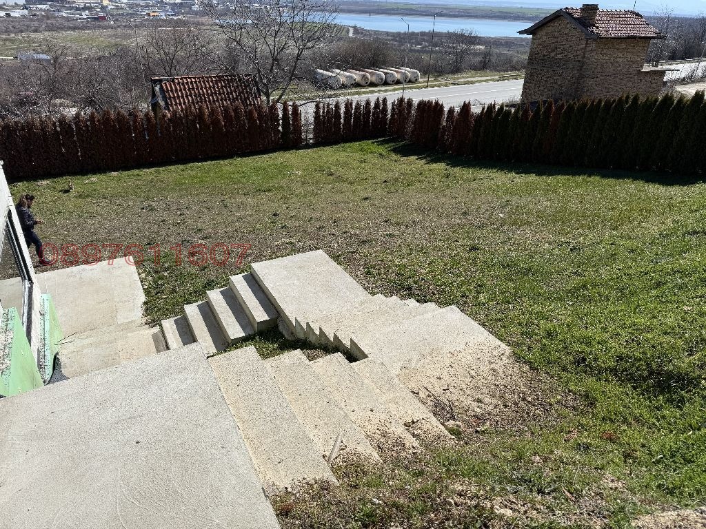 Продава КЪЩА, гр. Шумен, м-т Сакарка, снимка 10 - Къщи - 56072691
